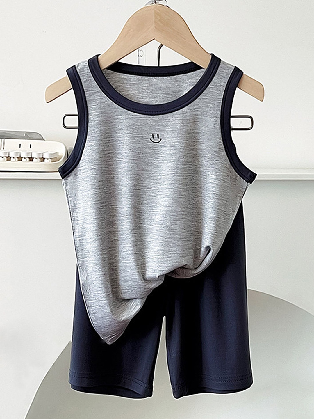 

LULU & SKY Girls T-shirt with Shorts, Grey