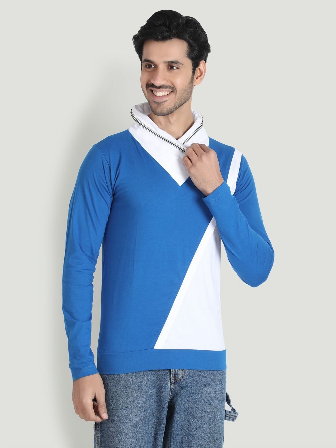 

Black Collection Men Colourblocked V-Neck T-shirt, Blue