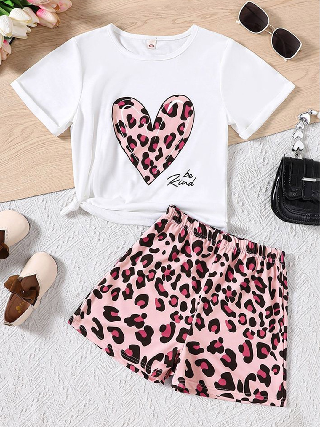 

LULU & SKY Girls Printed T-shirt with Shorts, Pink