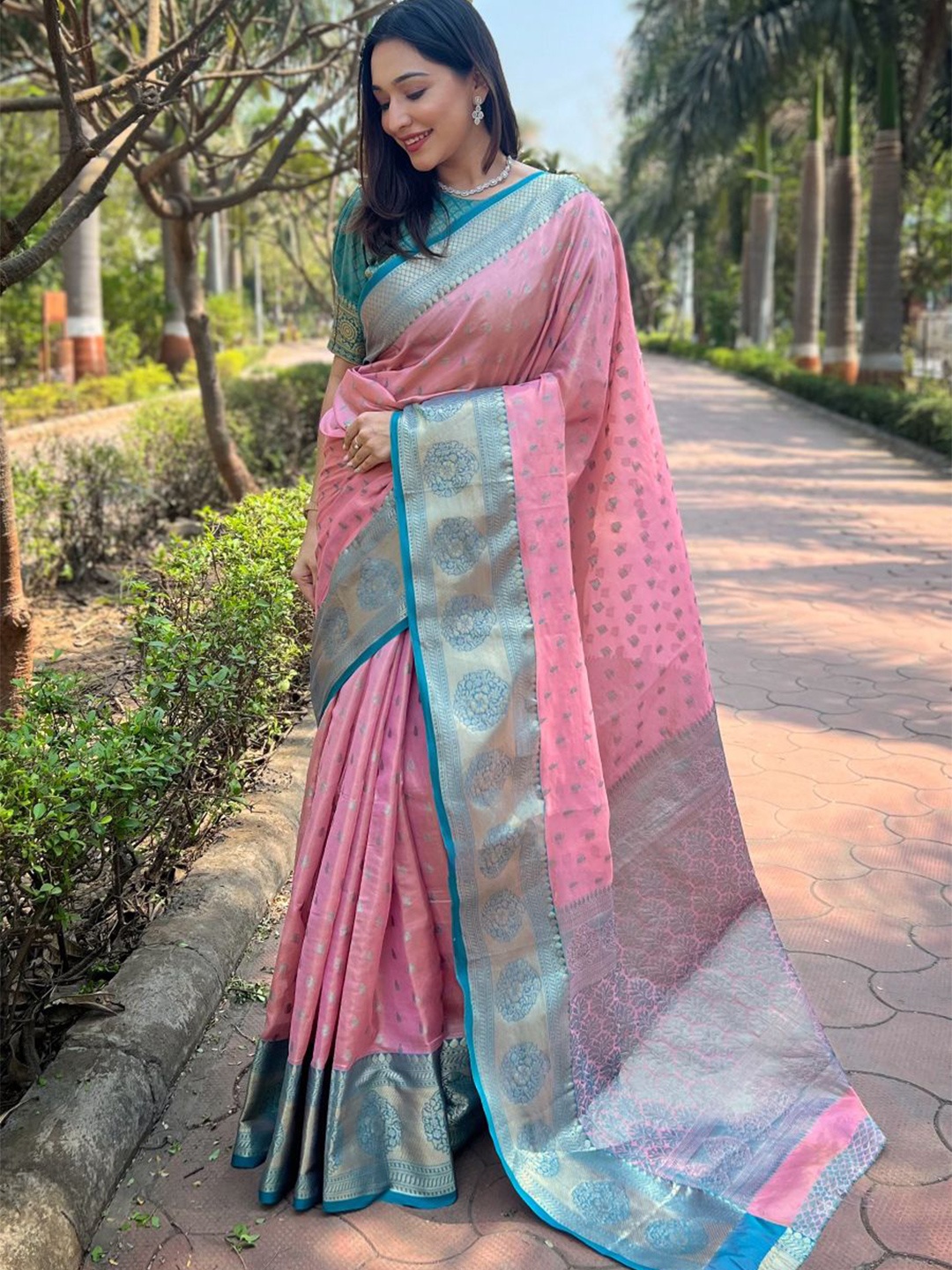 

all about you Woven Design Zari Tissue Kanjeevaram Saree, Pink