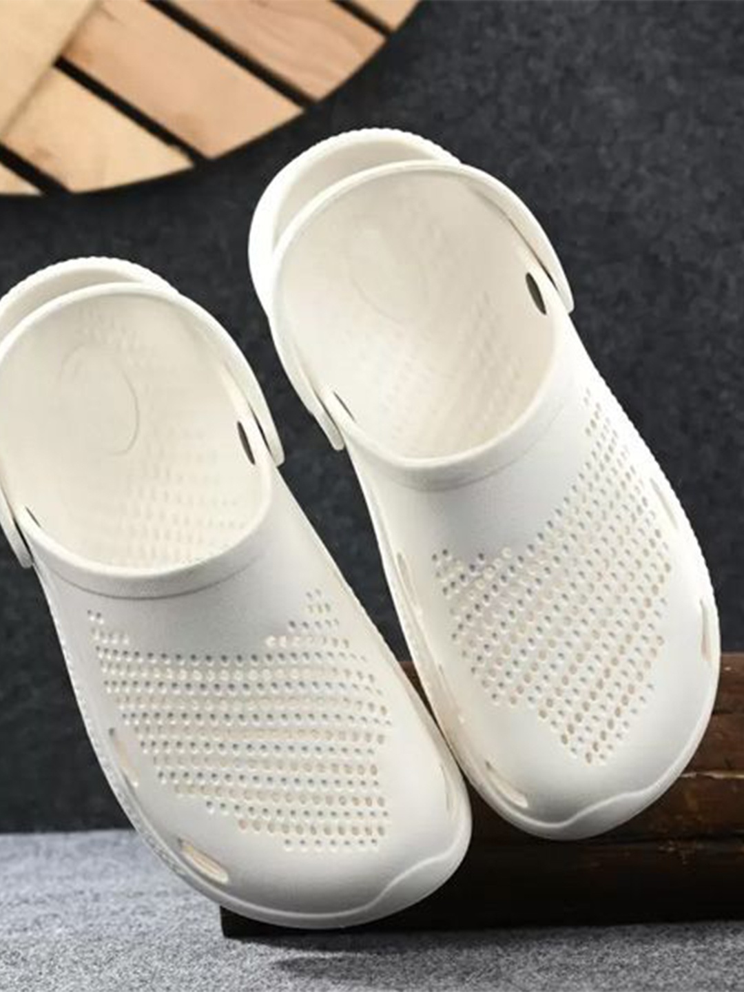 

BERSACHE Men Slip-On, White