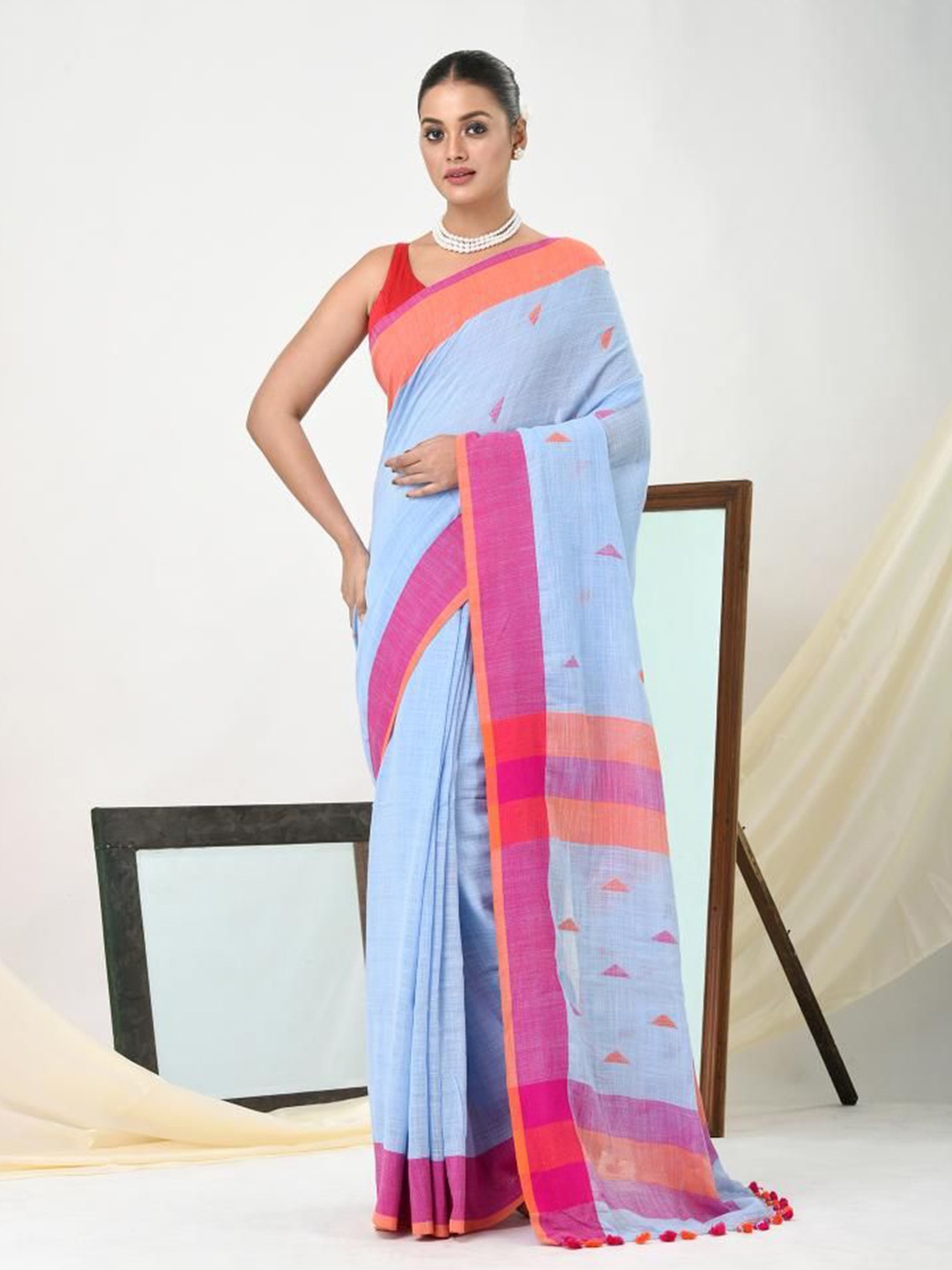 

VIBHAVARI Woven Design Linen Blend Saree, Blue
