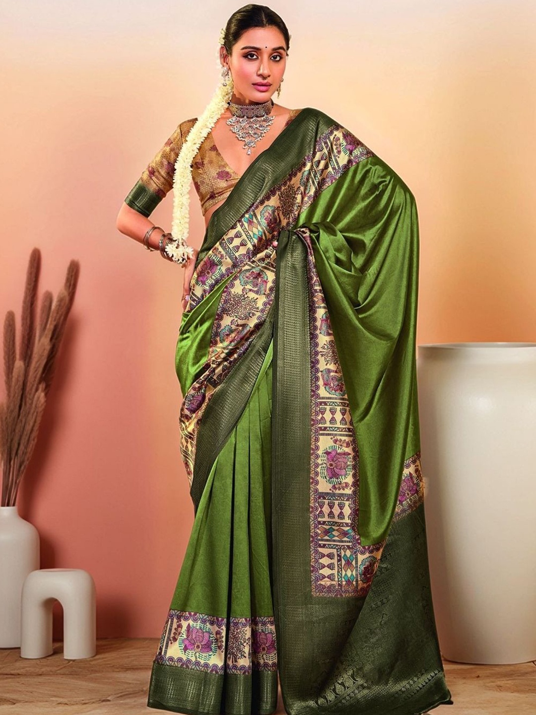 

Sangria Tribal Printed Saree With Blouse, Green
