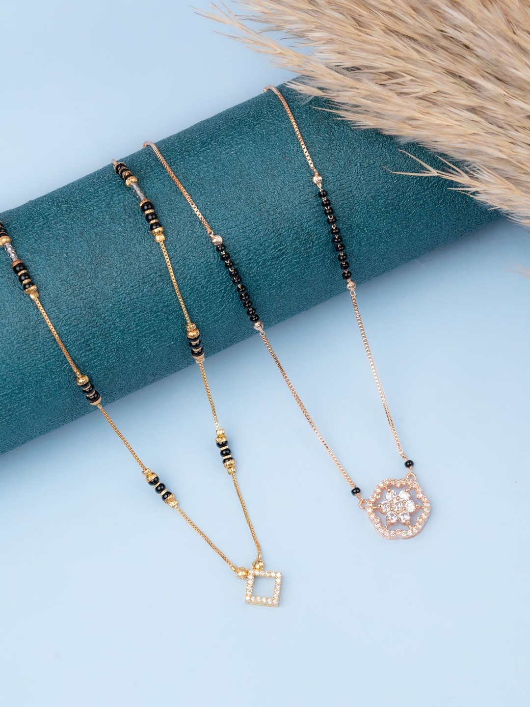

Zeraki Jewels Artificial Stones and Beads Mangalsutra, Rose gold