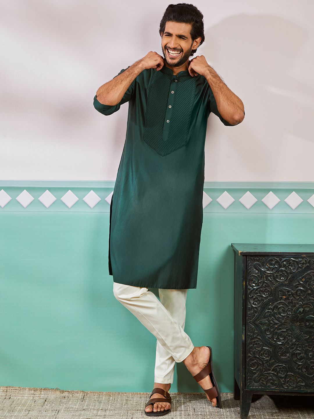 

VASTRAMAY Men Regular Kurta with Pyjamas, Green