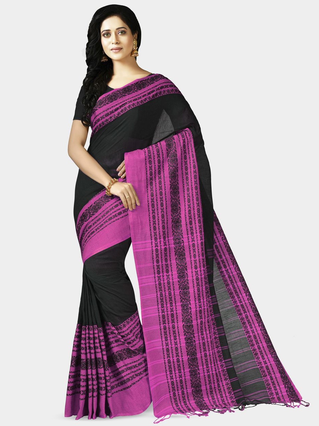 

Crochetin Khadi Saree, Black