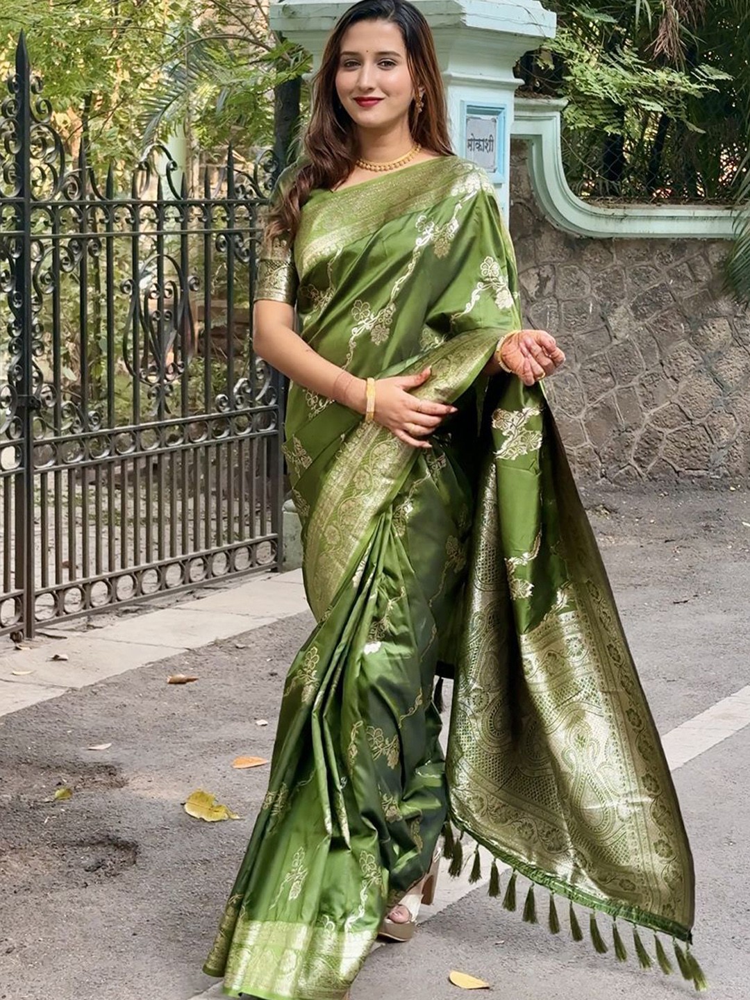 

all about you Woven Design Zari Silk Blend Banarasi Saree, Green