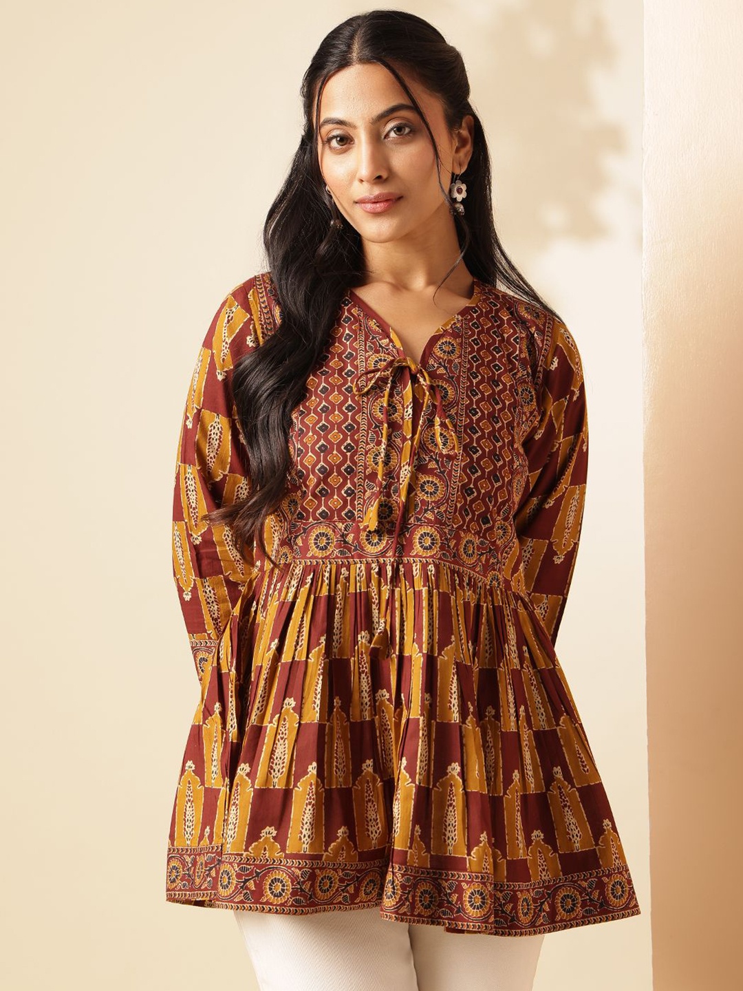 

Vbuyz Sweetheart Neck Printed Tunic, Mustard