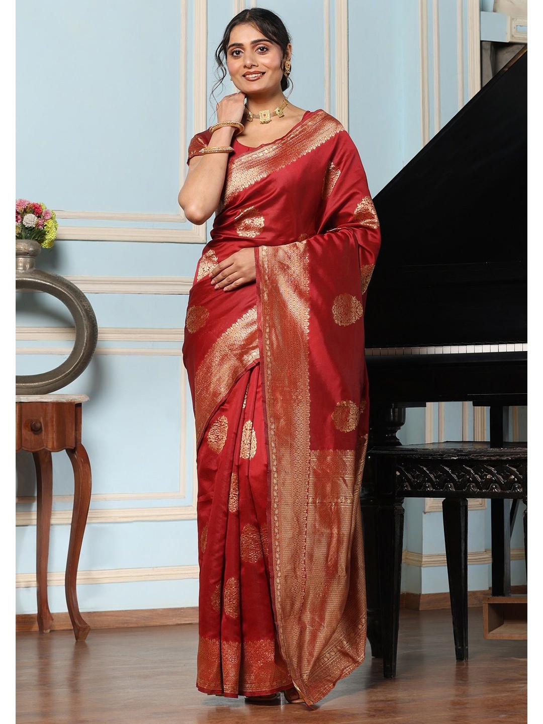 

Mitera Woven Design Zari Silk Blend Banarasi Saree, Maroon