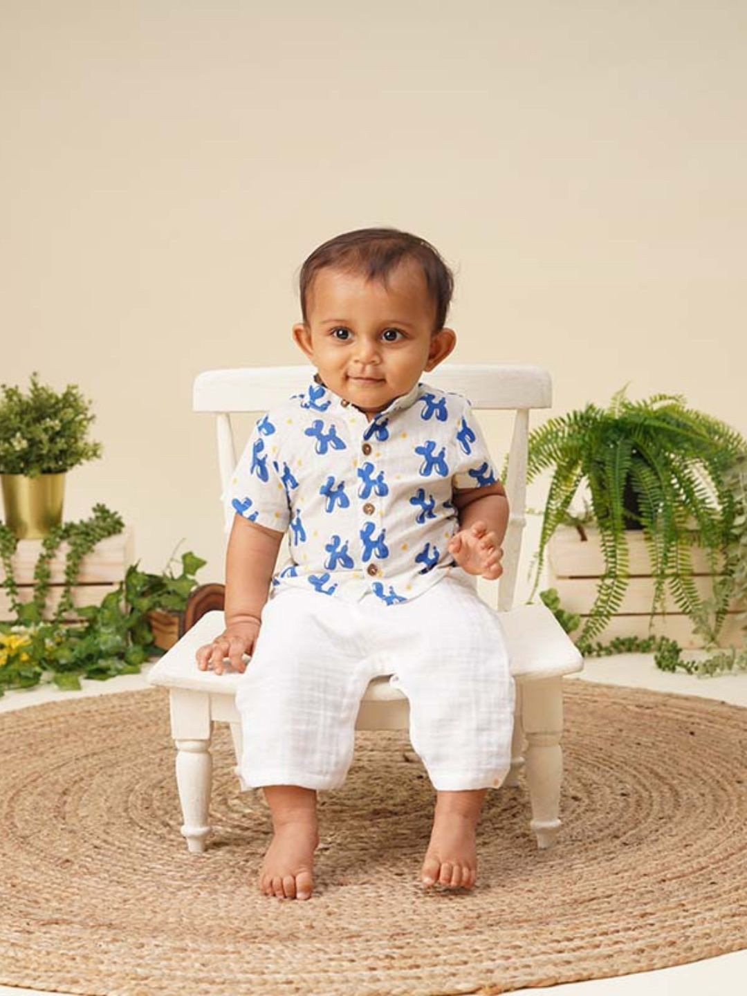 

YK Boys Classic Animal Opaque Printed Casual Shirt, Off white
