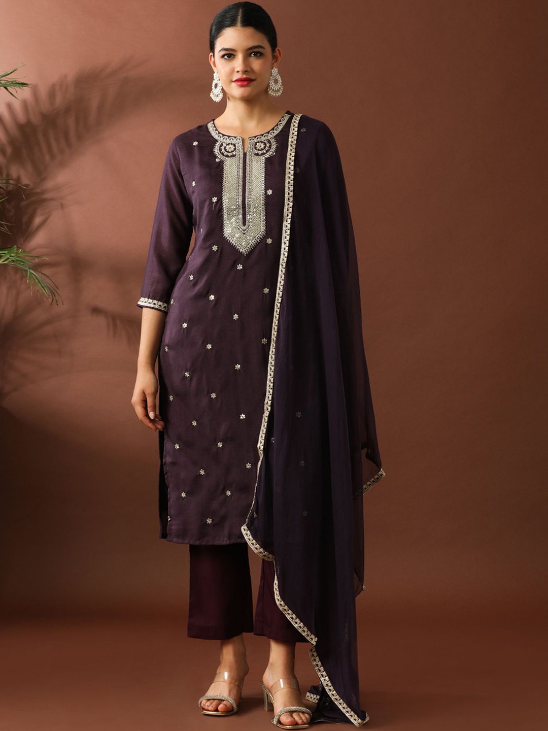 

Jaipur Kurti Women Floral Embroidered Regular Sequinned Kurta with Trousers & With Dupatta, Maroon
