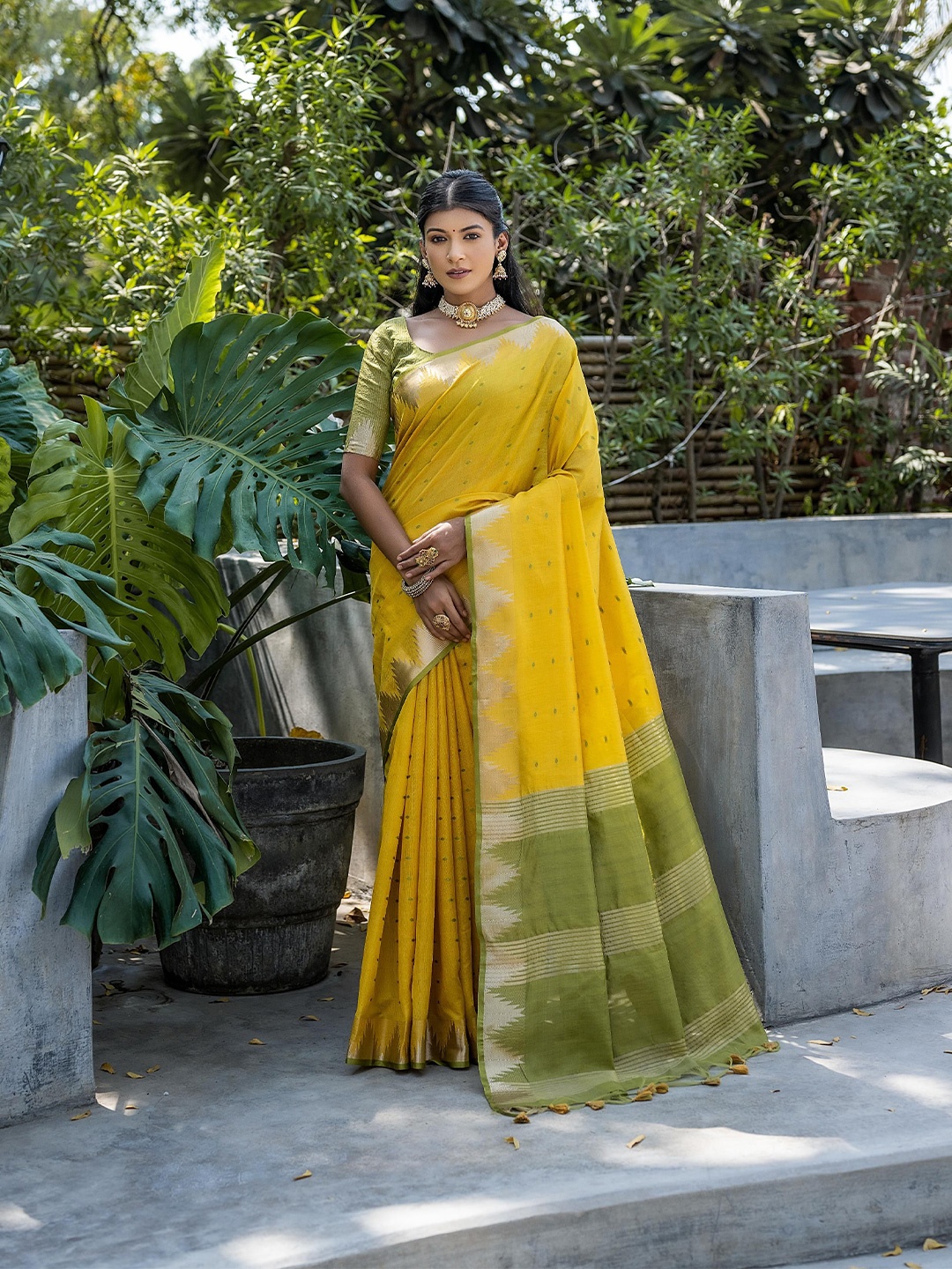 

Ekta Textiles Woven Design Zari Pure Silk Banarasi Saree, Yellow