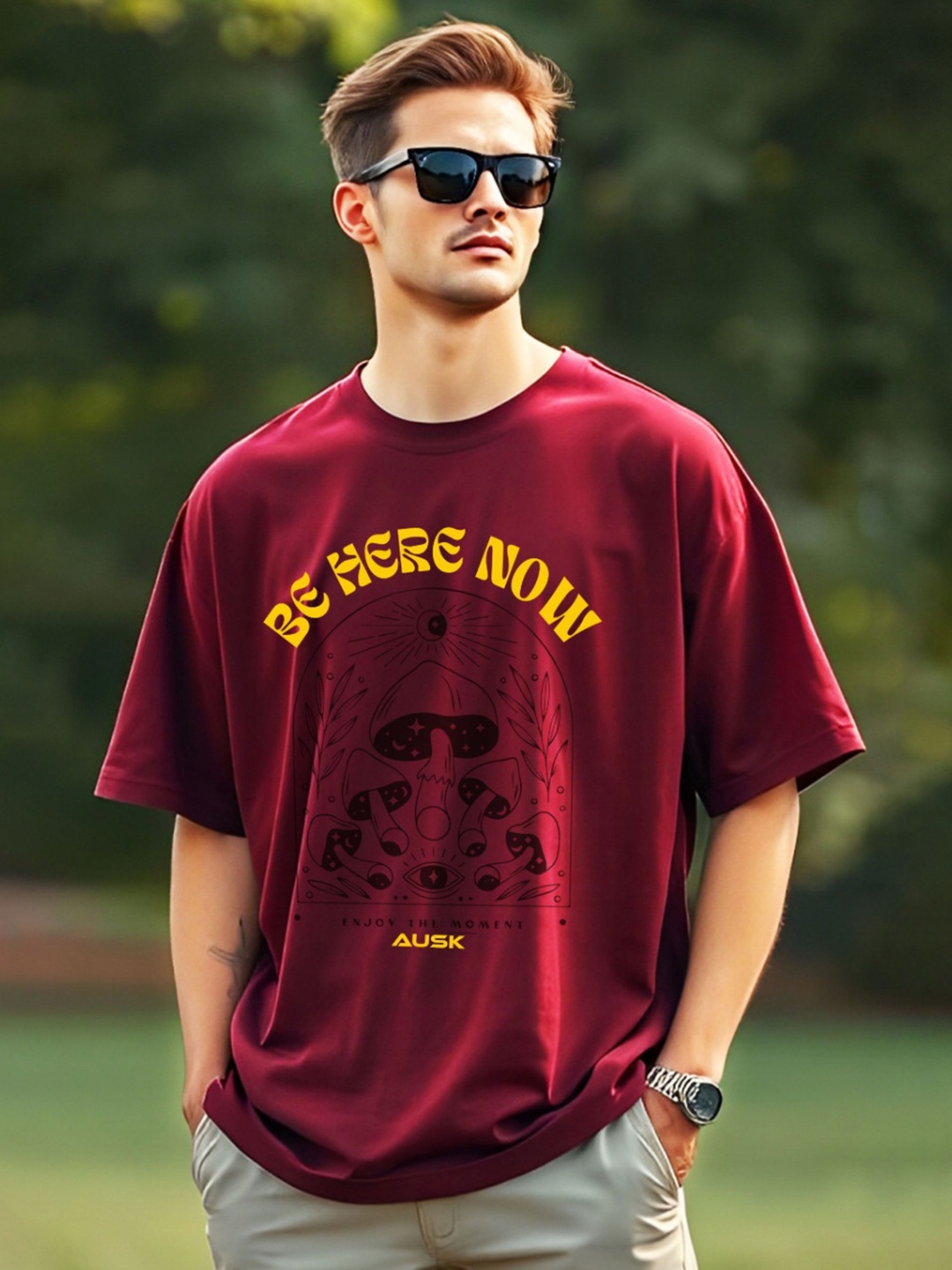 

AUSK Men Typography Printed Applique T-shirt, Maroon