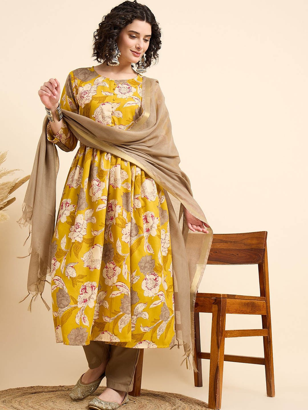 

KALINI Women Floral Printed Regular Kurta with Trousers & With Dupatta, Yellow
