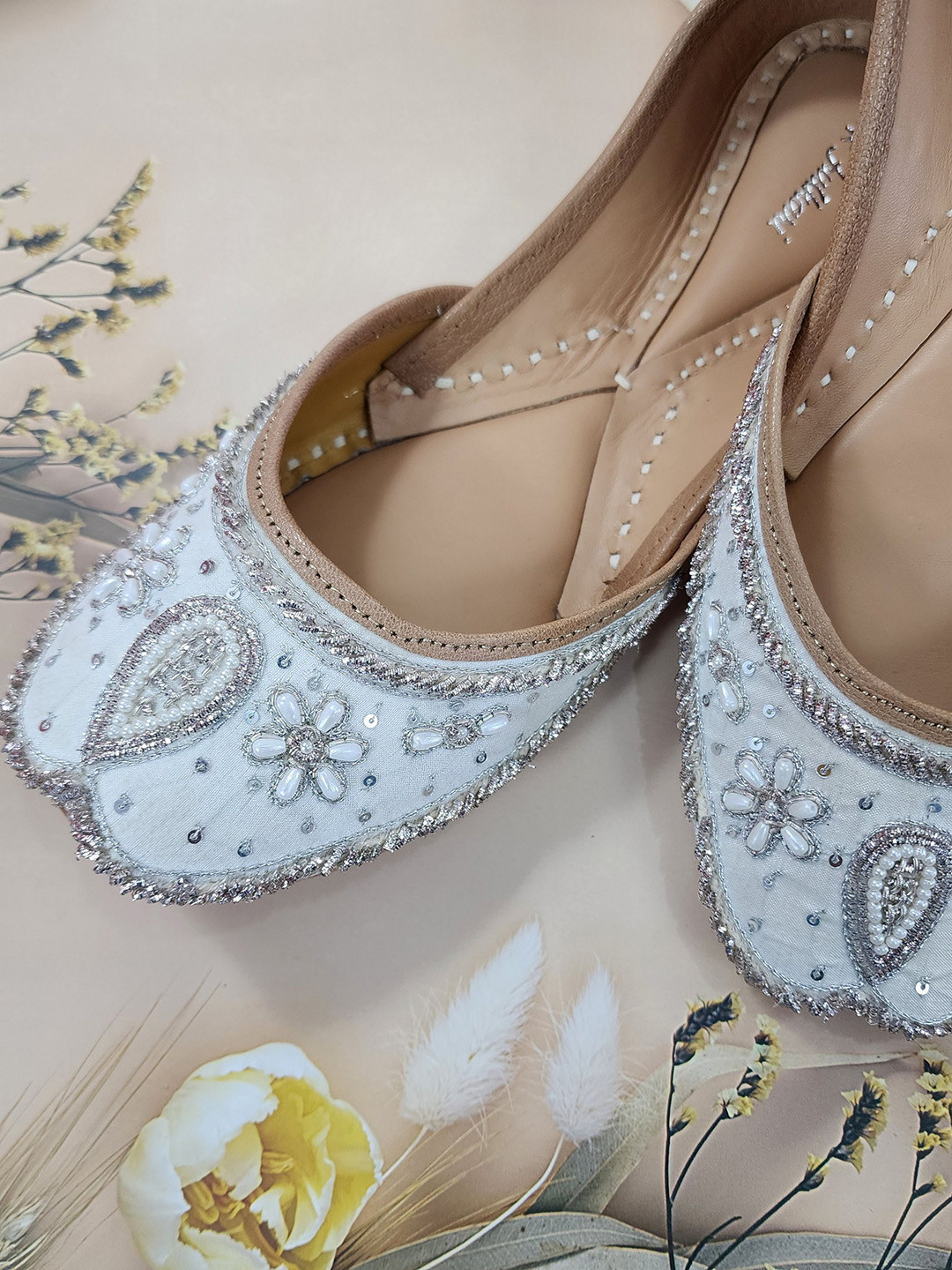 

Fulkari Women Embellished Ethnic Mojaris Flats, White