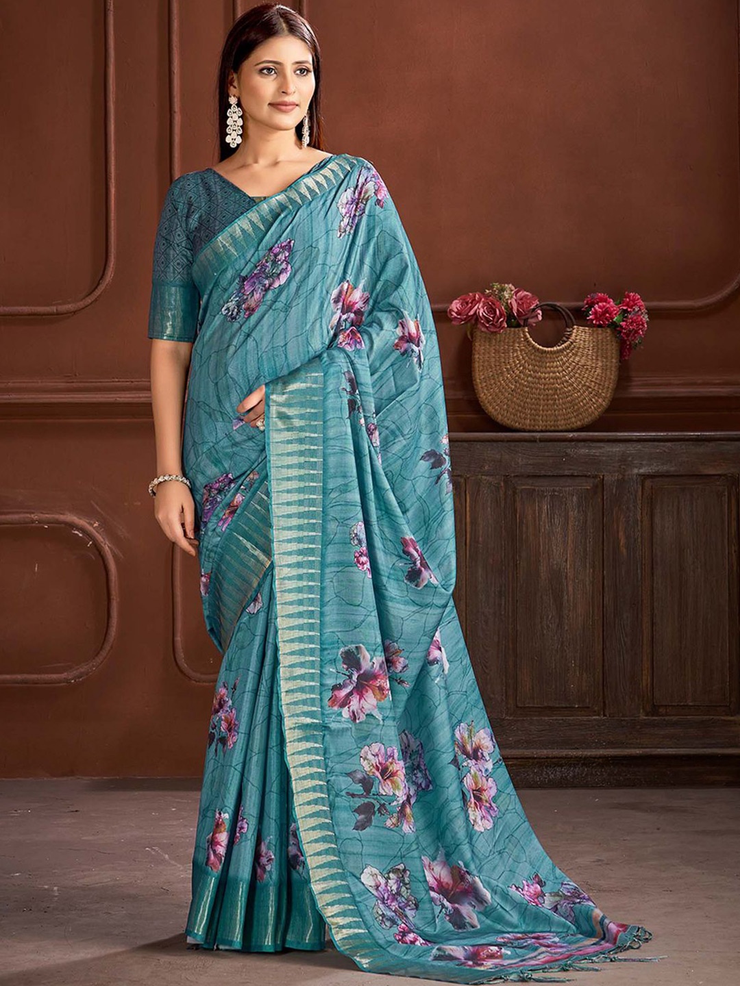 

Saree mall Floral Zari Silk Blend Sungudi Sarees, Teal