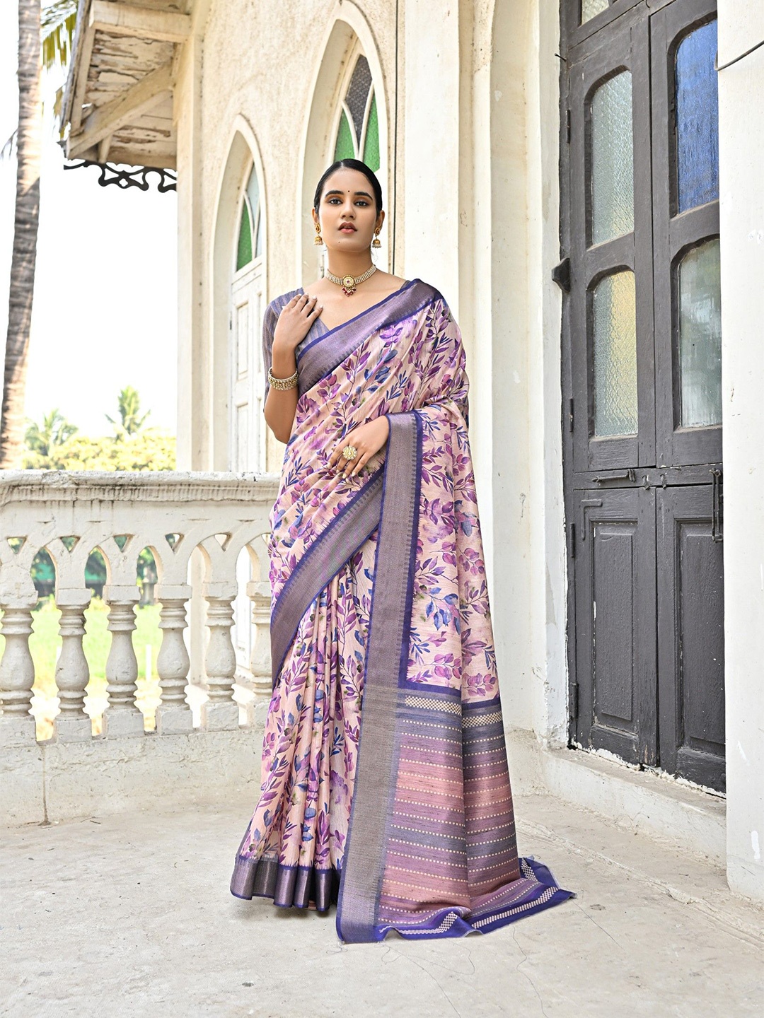

Ekta Textiles Floral Zari Pure Silk Tussar Saree, Blue
