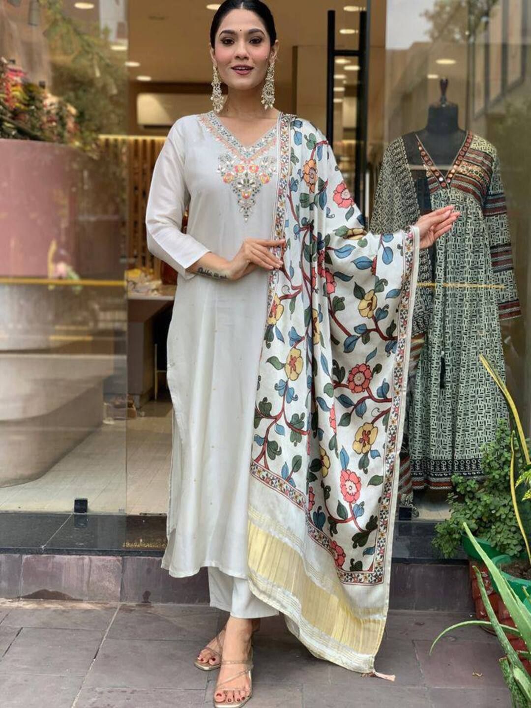 

SHIJILA Women Ethnic Motifs Embroidered Regular Sequinned Kurta with Trousers & With Dupatta, Off white
