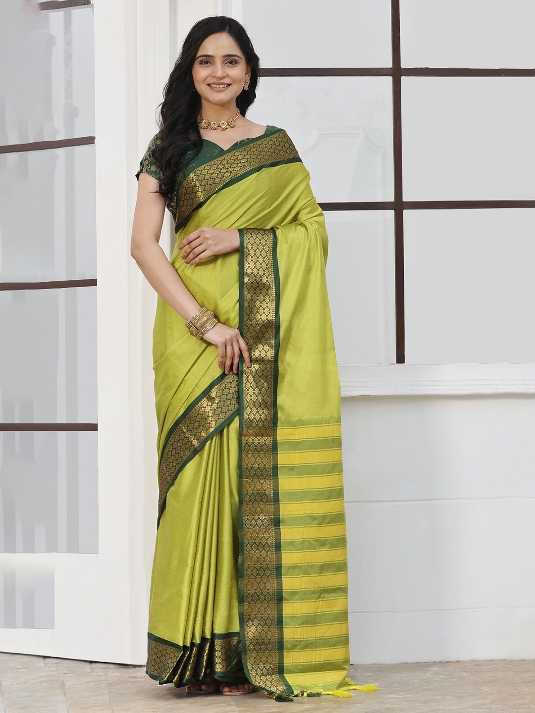 

Sarvada Zari Pure Silk Kanjeevaram Saree, Green