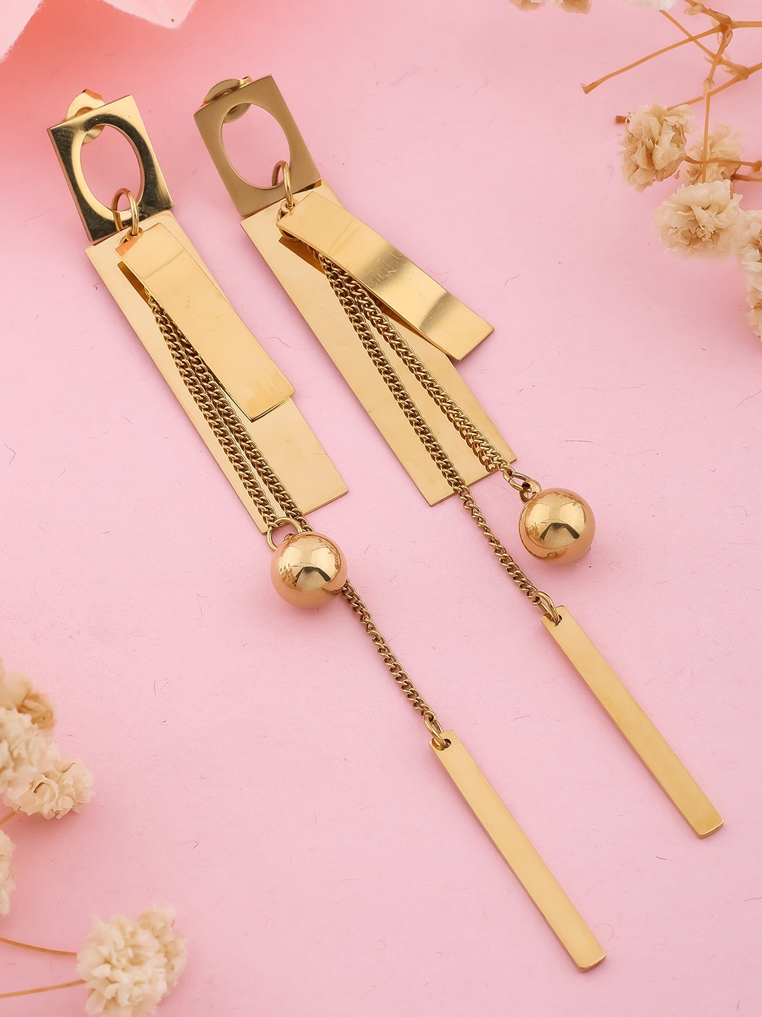

DressBerry Contemporary Drop Earrings, Na