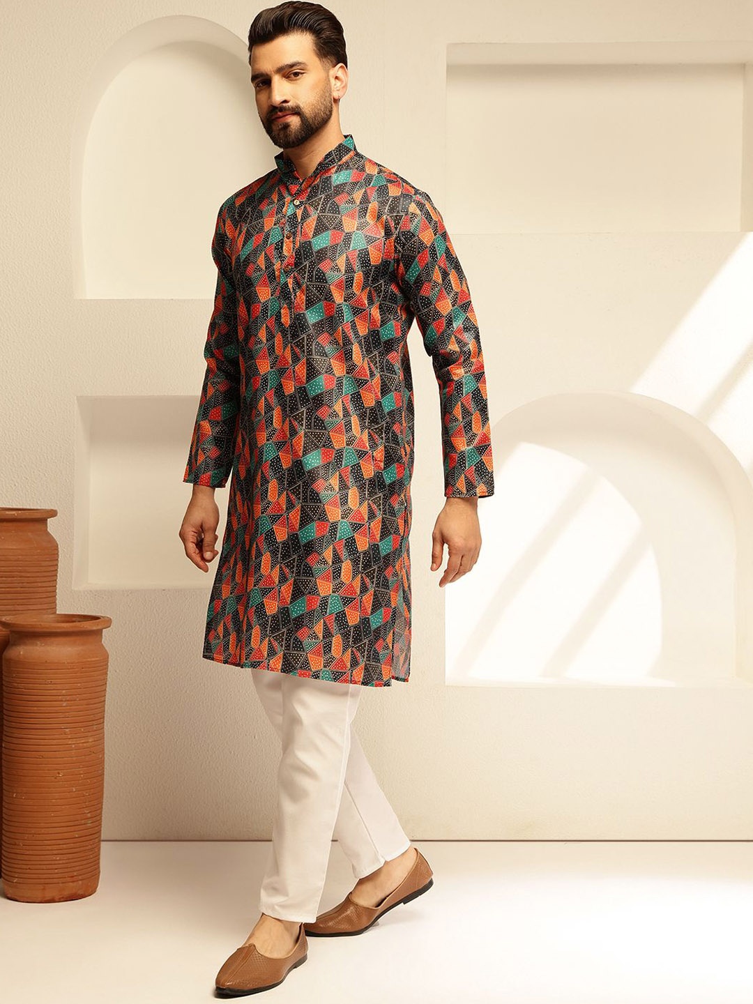 

SOJANYA Men Printed Regular Kurta with Pyjamas, Black