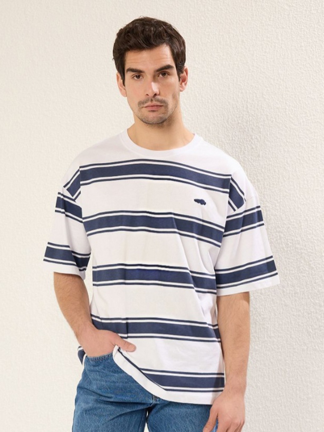 

Trendyol Men Striped Pockets T-shirt, Na