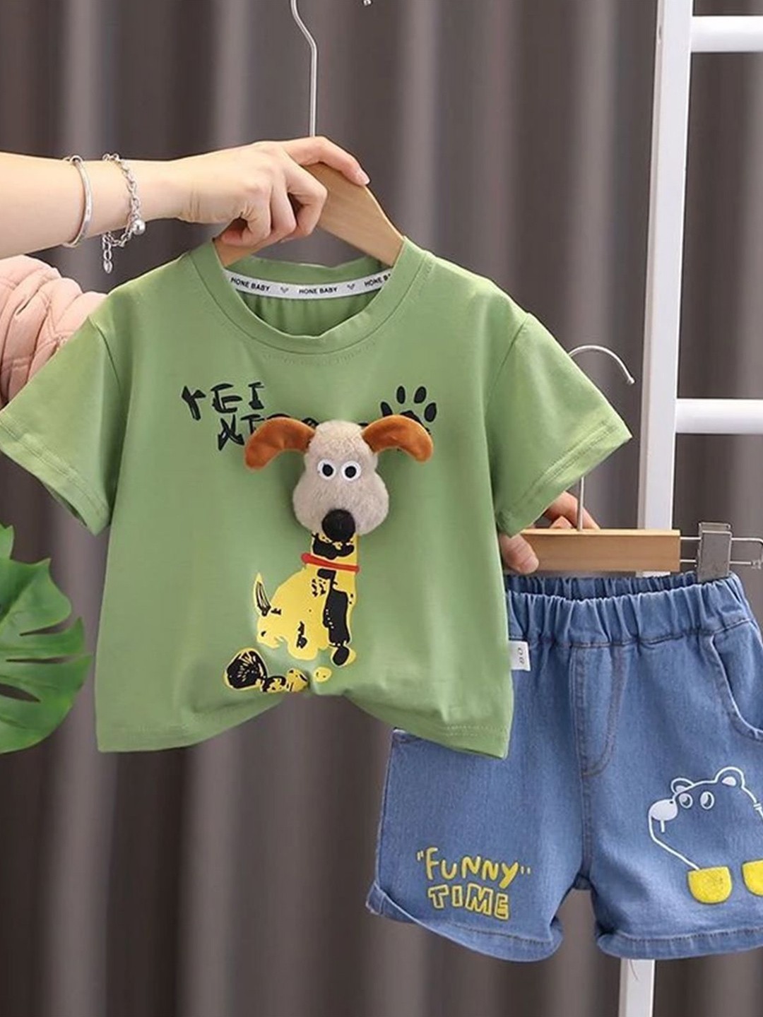 

Bold N Elegant Unisex Kids T-shirt with Shorts, Green