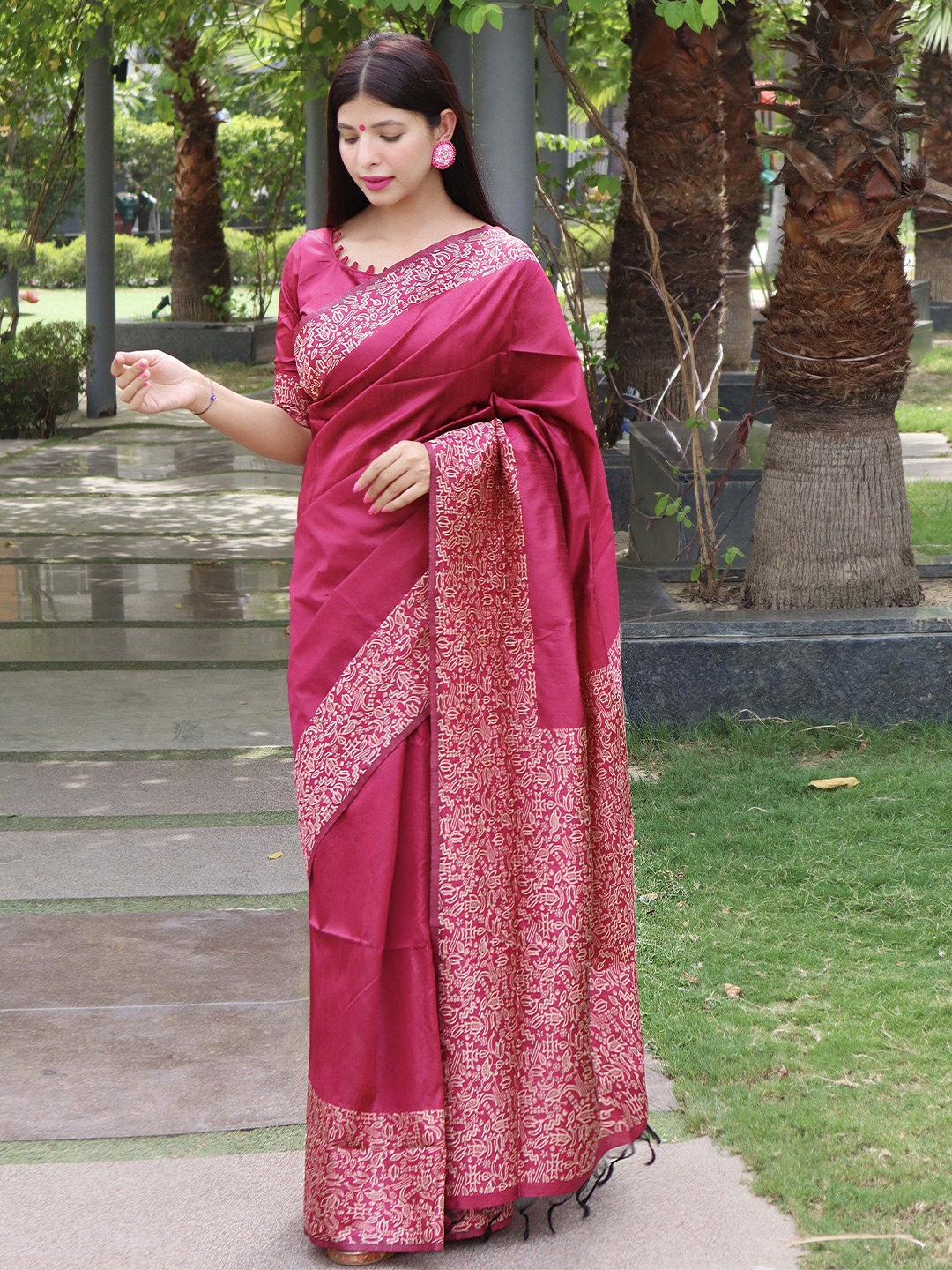 

Ekta Textiles Woven Design Zari Pure Silk Handloom Banarasi Saree, Pink