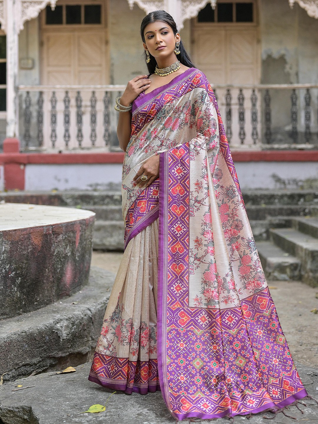 

Ekta Textiles Floral Pure Silk Saree, Purple
