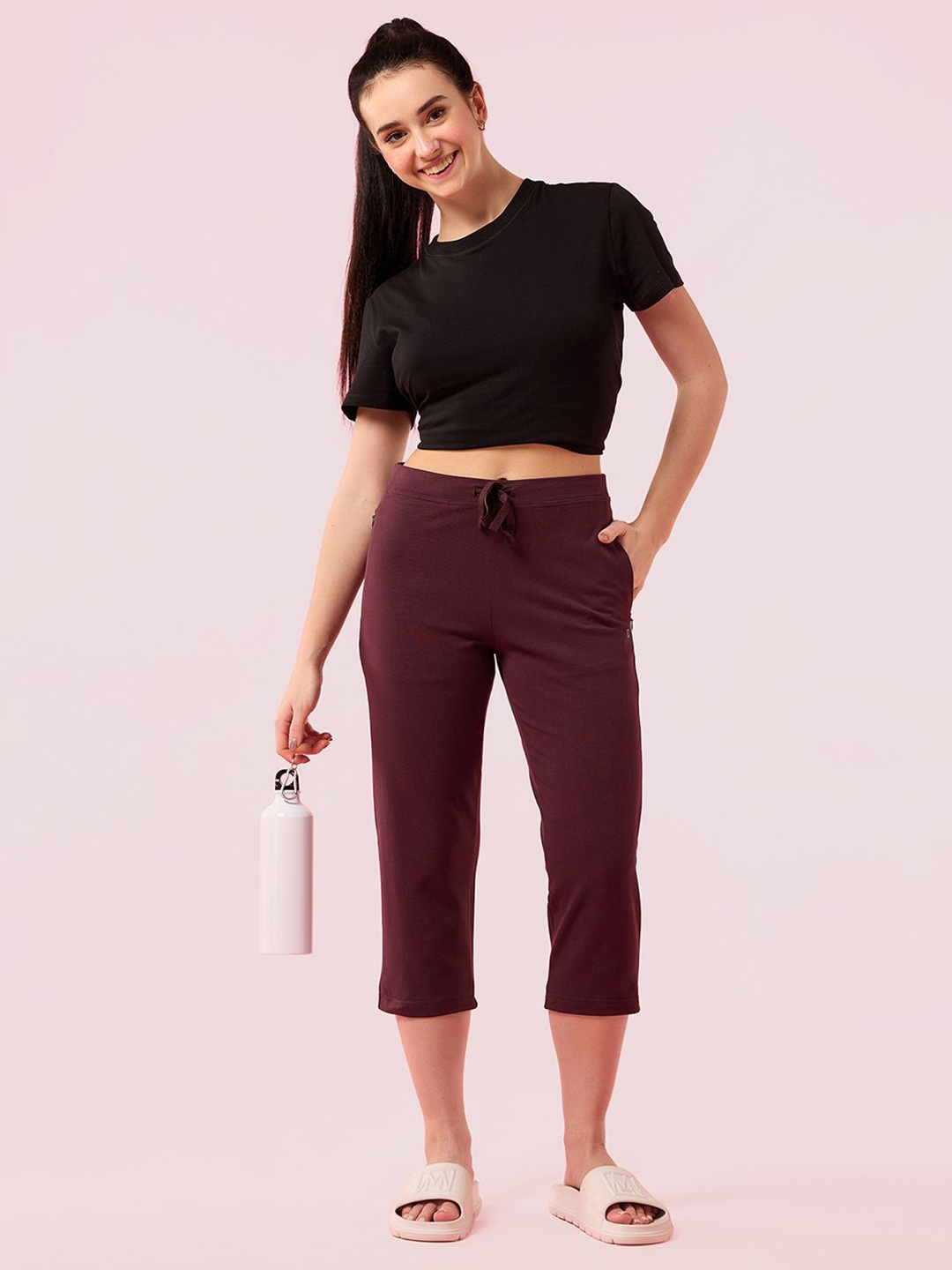 

Enamor Women Capris, Brown