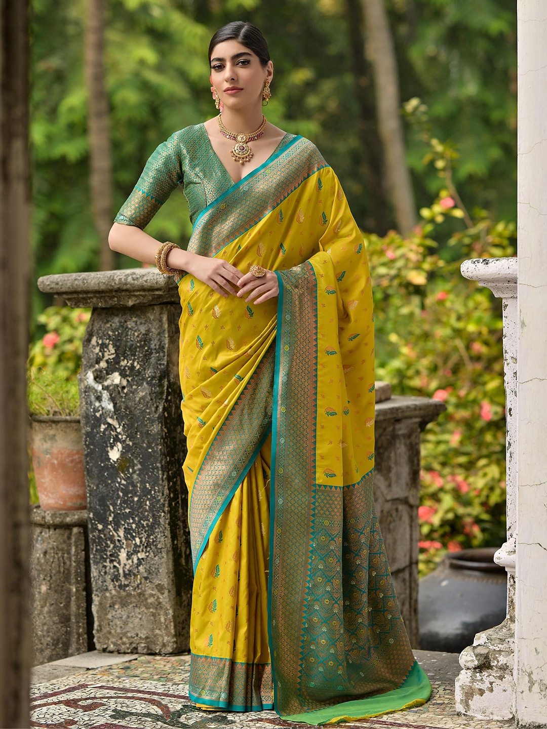 

Ekta Textiles Woven Design Zari Pure Silk Banarasi Saree, Yellow