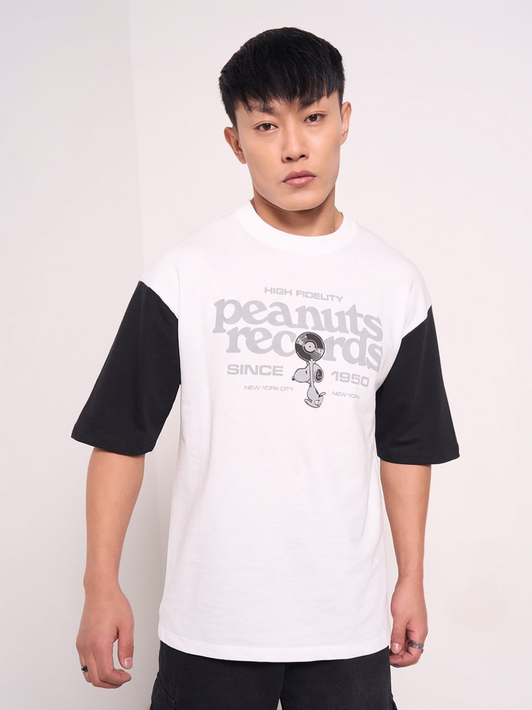 

SF JEANS by Pantaloons Men Typography Pockets T-shirt, White