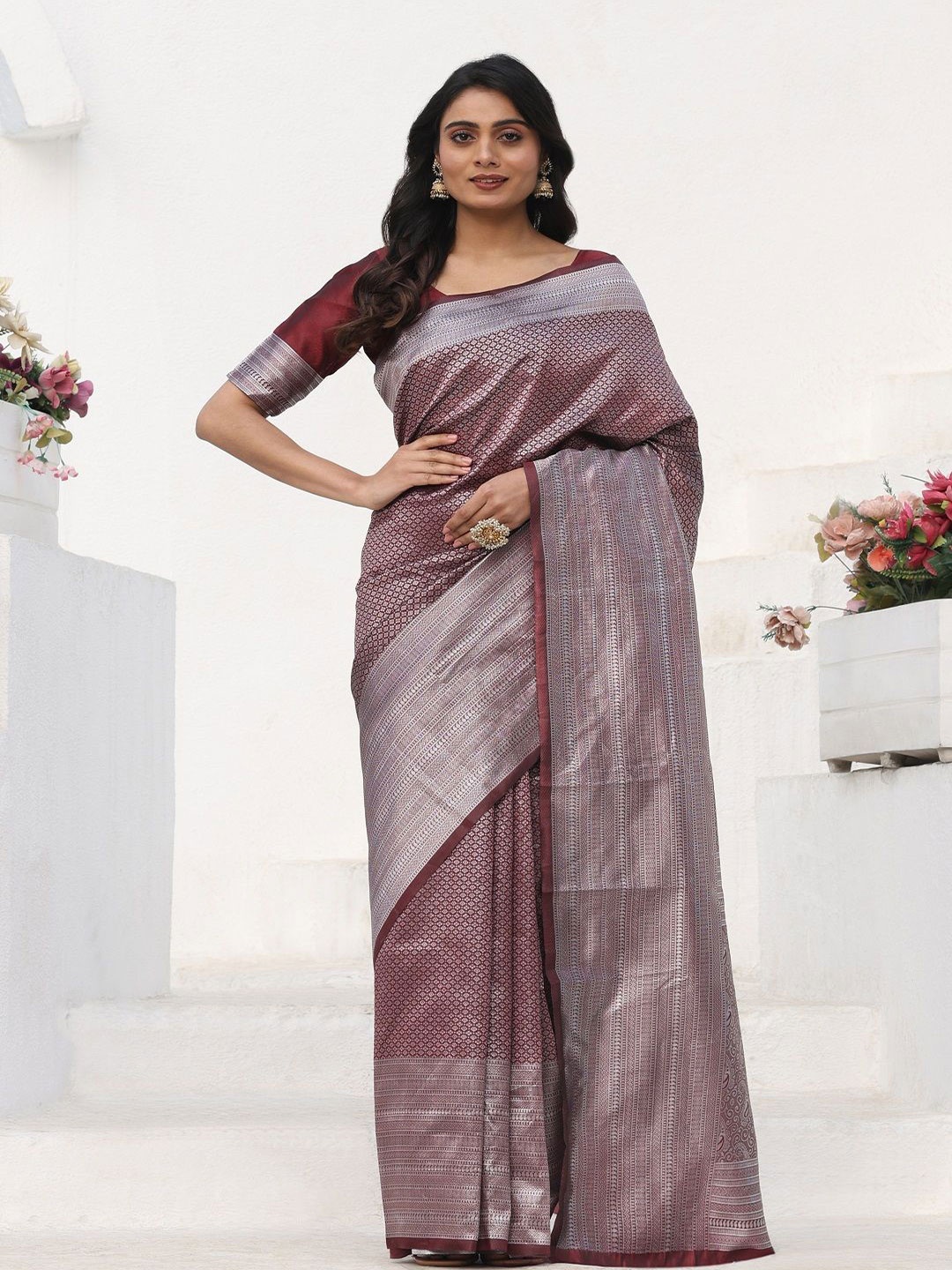 

Iris Woven Design Zari Silk Blend Kanjeevaram Saree, Burgundy