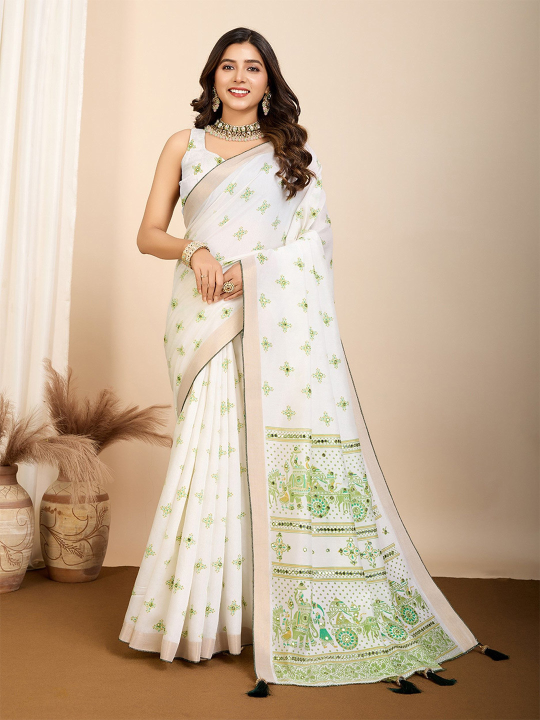 

Rangtulika Ethnics Floral Zari Saree, Green