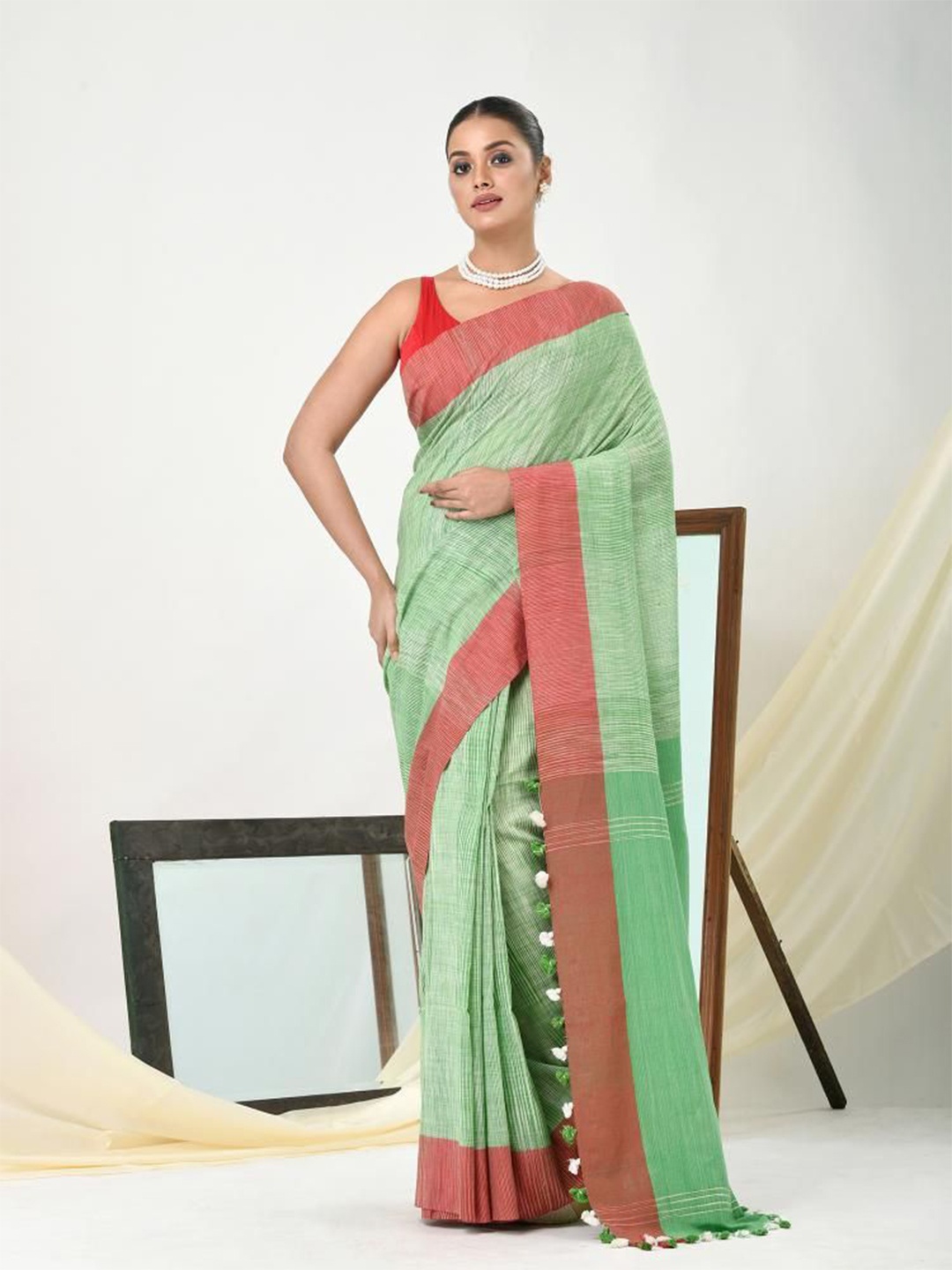 

VIBHAVARI Striped Pure Cotton Saree, Green