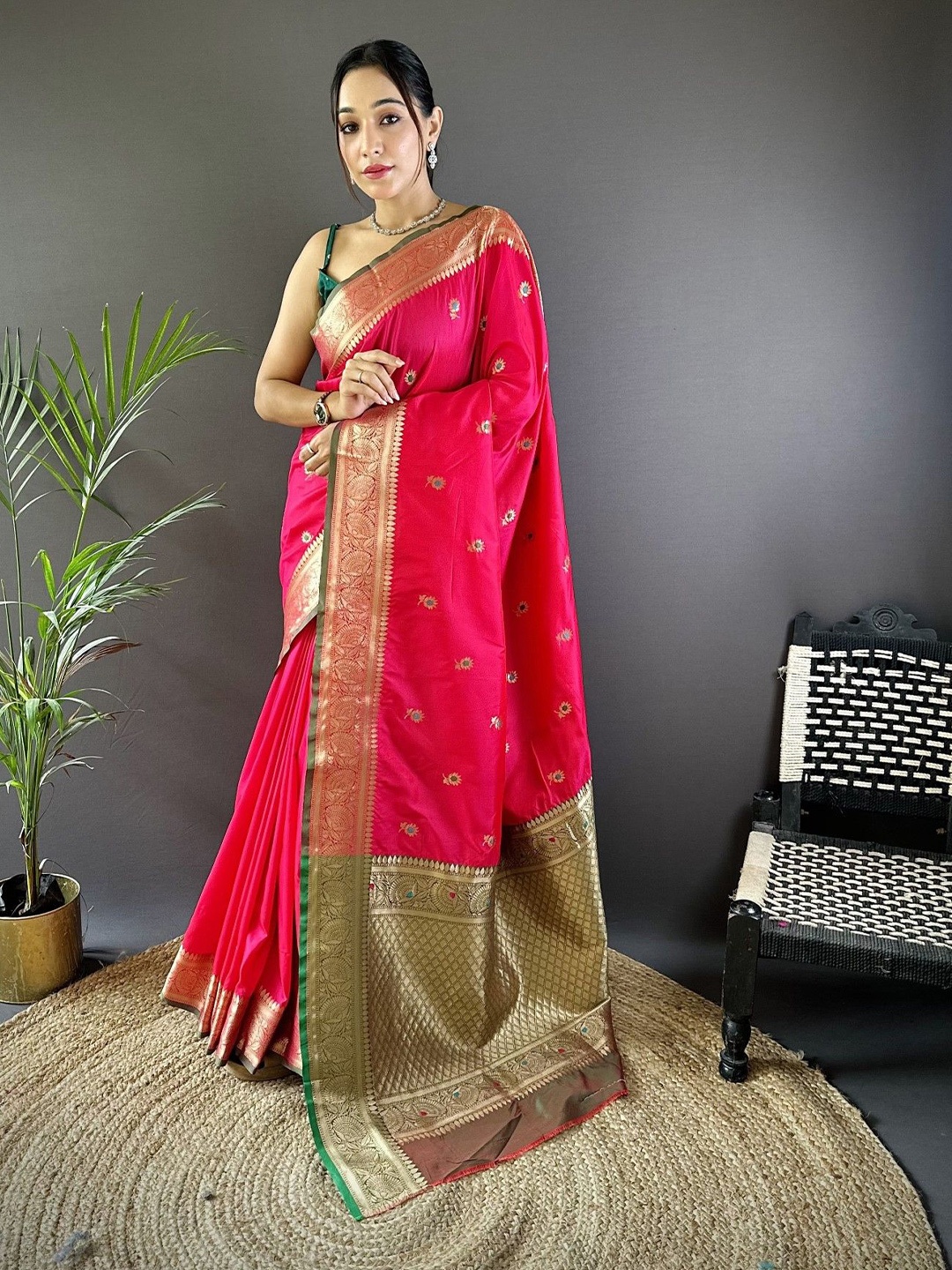 

Panzora Ethnic Motifs Zari Silk Blend Saree, Pink