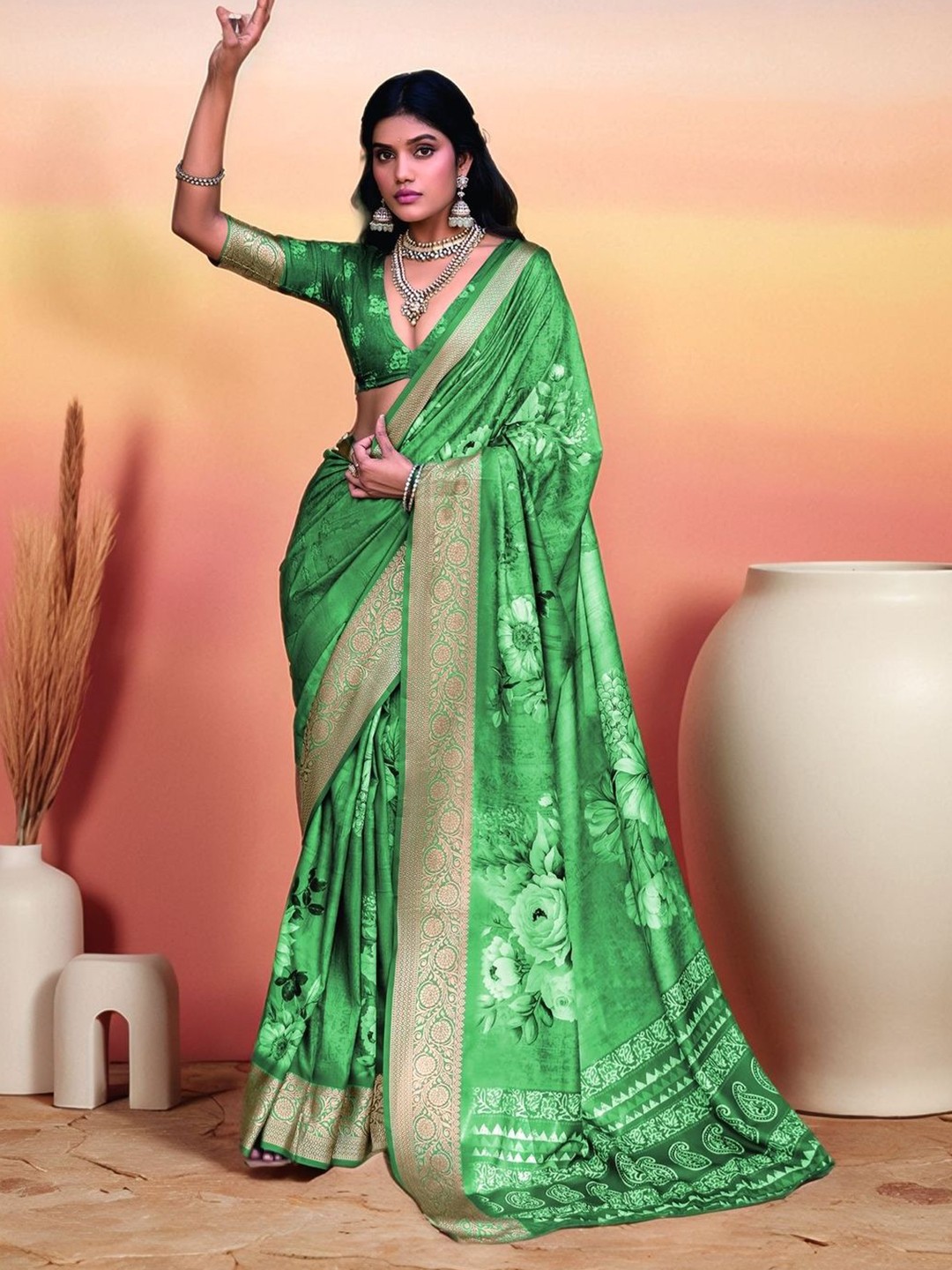 

Sangria Digital Floral Printed Saree With Blouse, Green