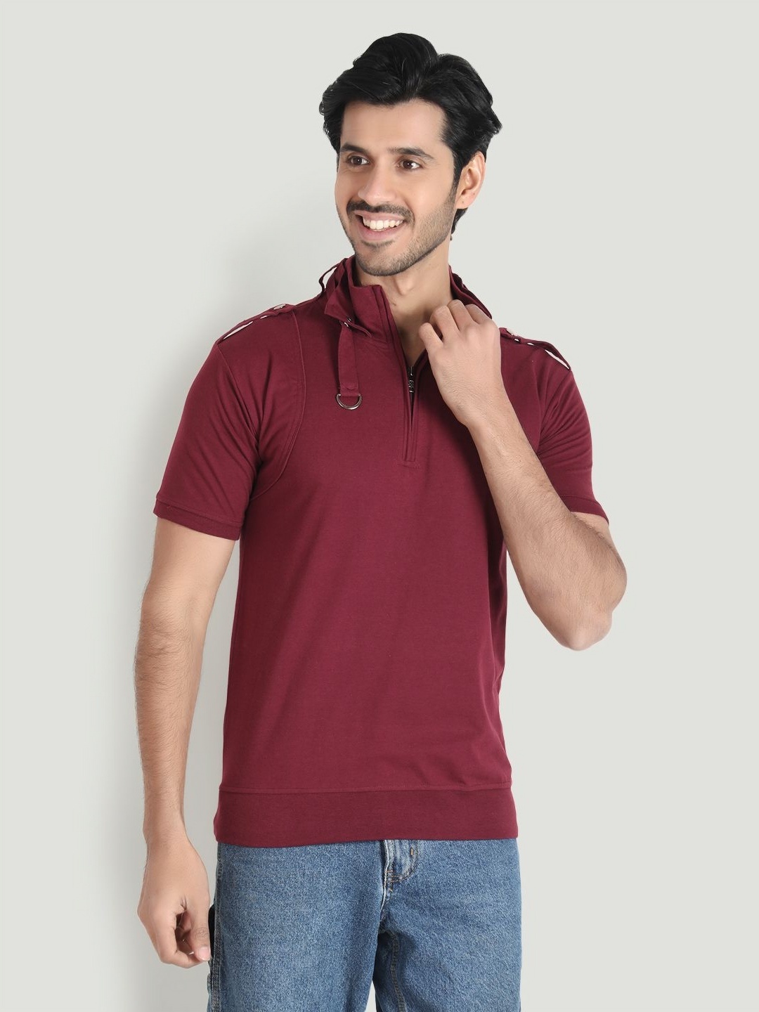 

Black Collection Men High Neck T-shirt, Maroon