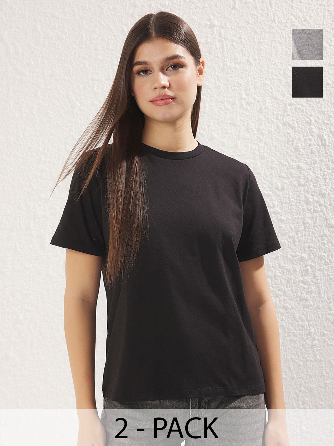 

Trendyol Women Extended Sleeves Pockets T-shirt, Na