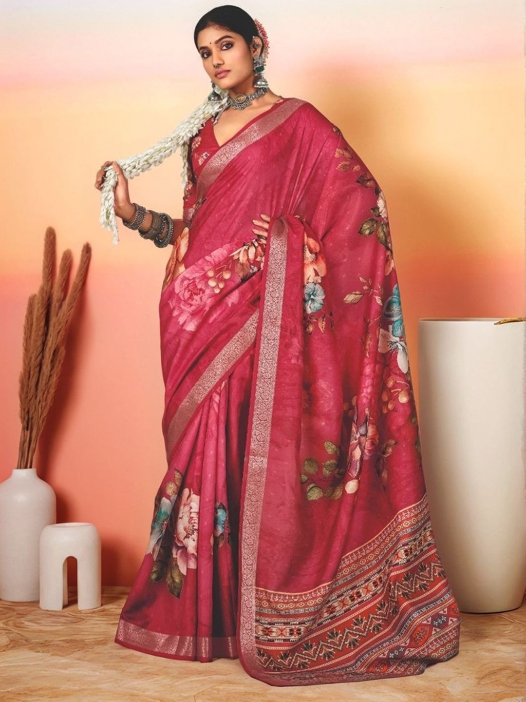 

Sangria Floral Printed Saree With Blouse, Maroon