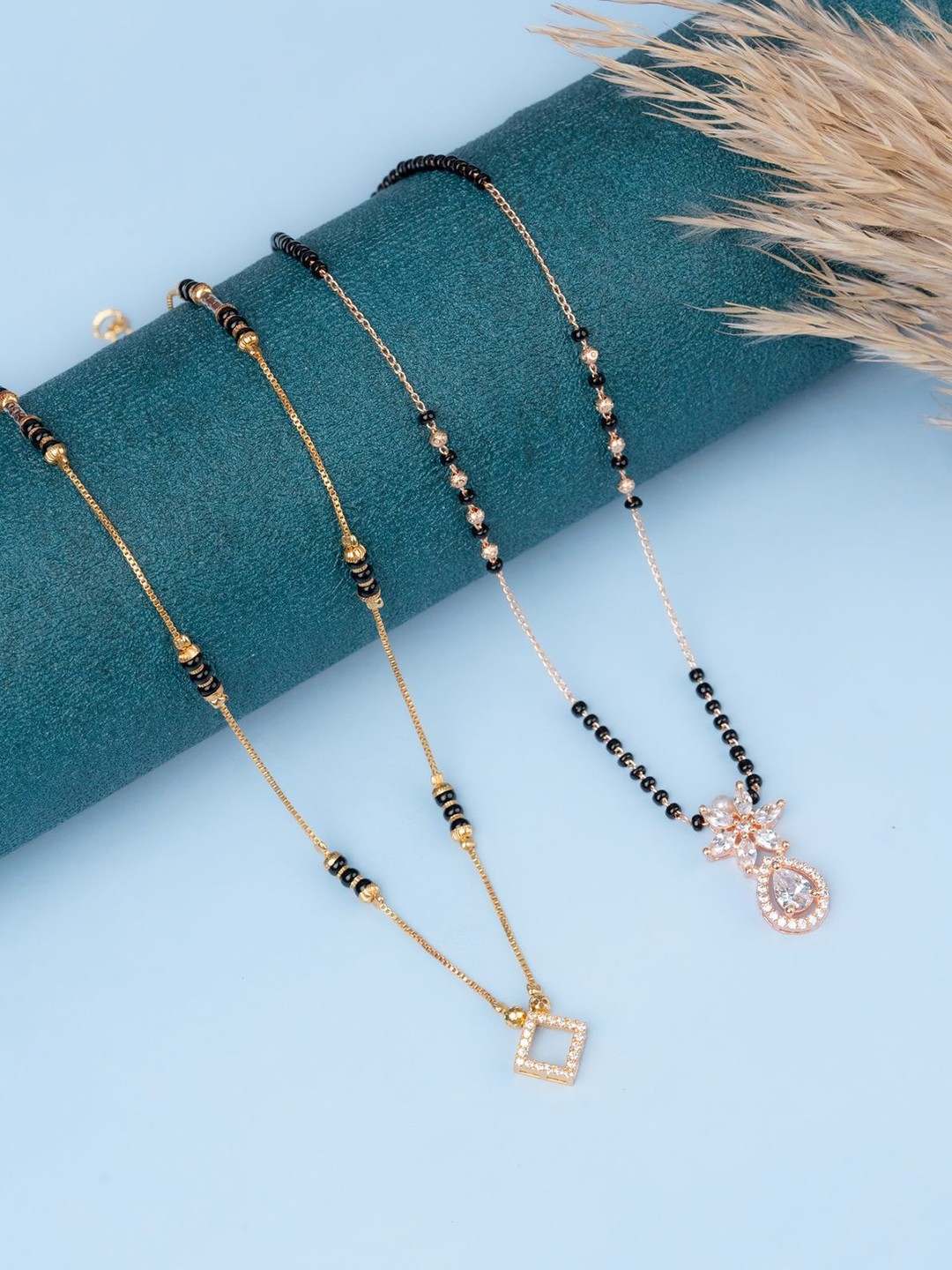 

Zeraki Jewels Rose Gold-Plated Artificial Stones and Beads Mangalsutra