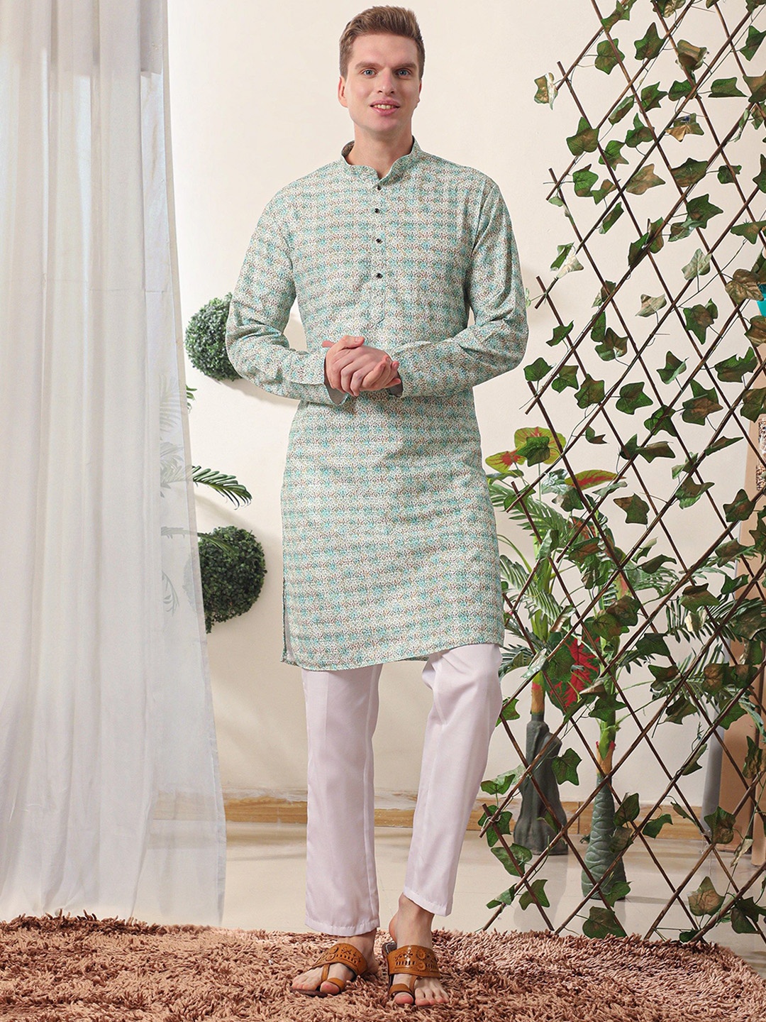 

Pro-Ethic STYLE DEVELOPER Men Geometric Mirror Work Jacquard Anarkali Kurta, Green