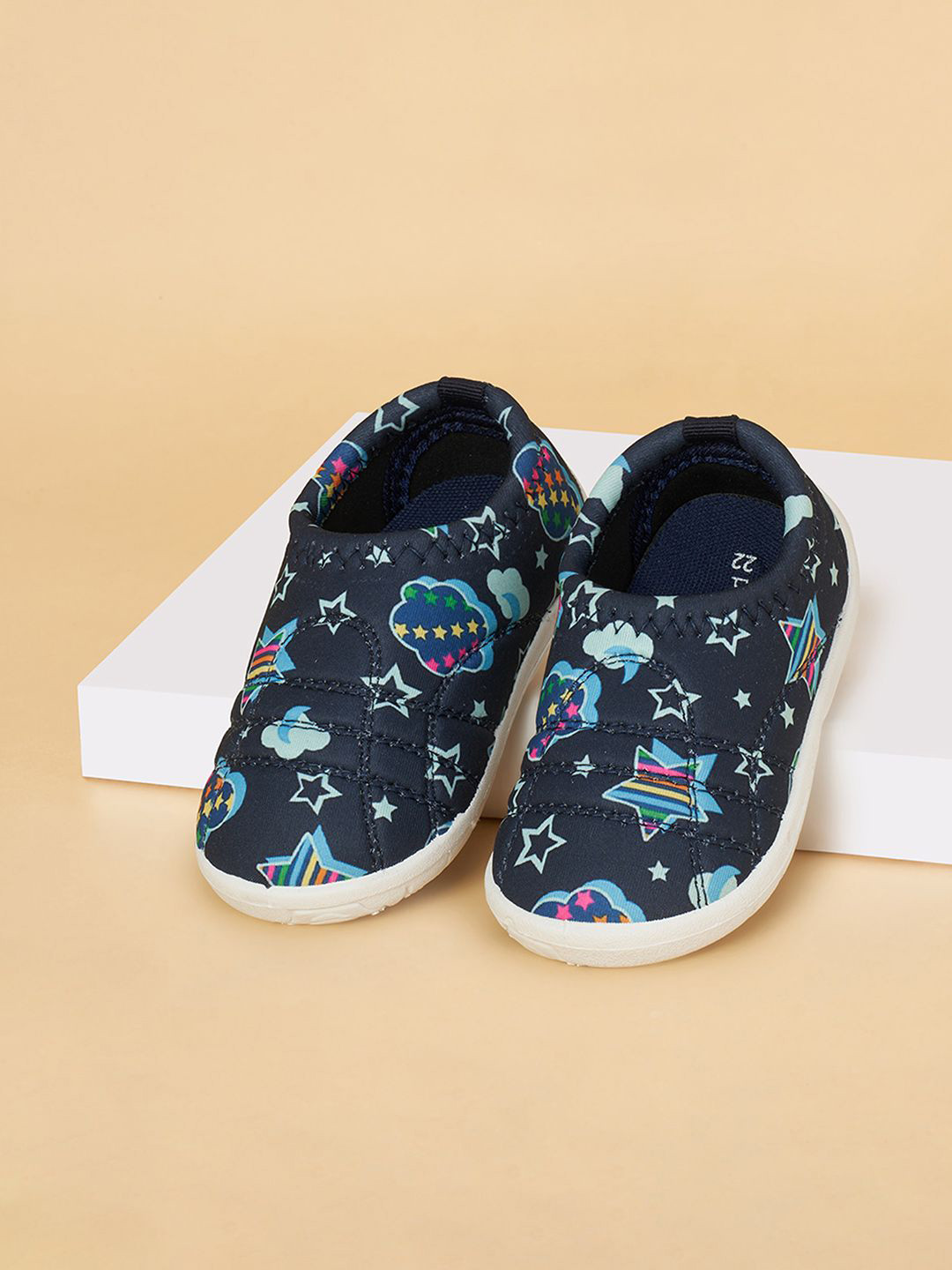 

Pantaloons Baby Boys Printed Slip-On Sneakers, Blue