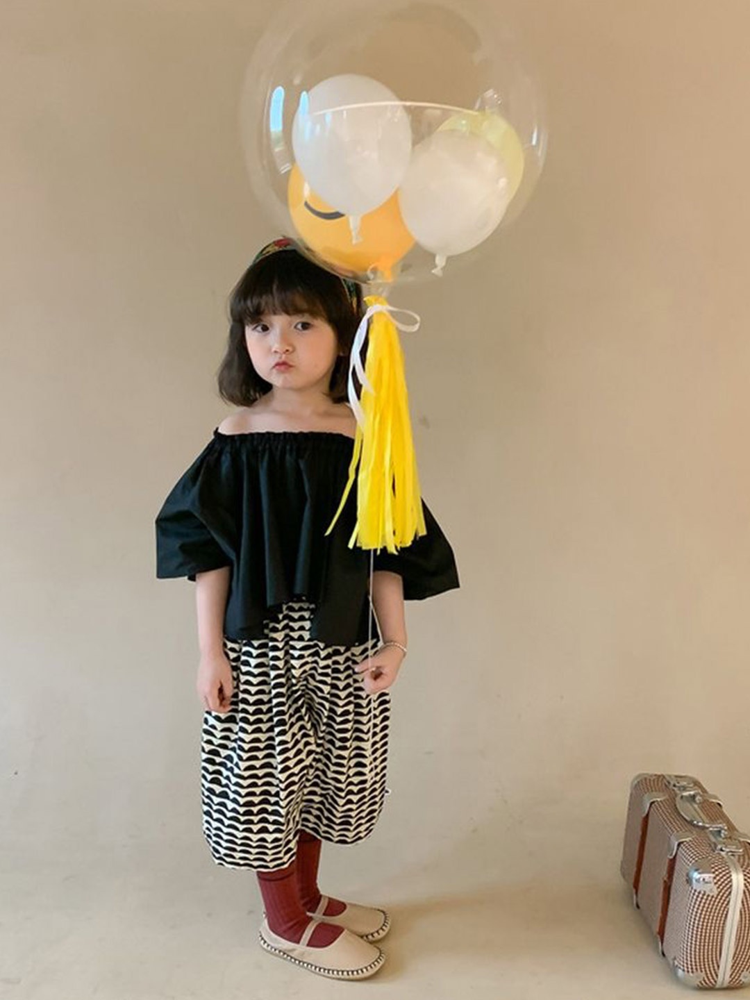 

LULU & SKY Girls Top with Shorts, Black