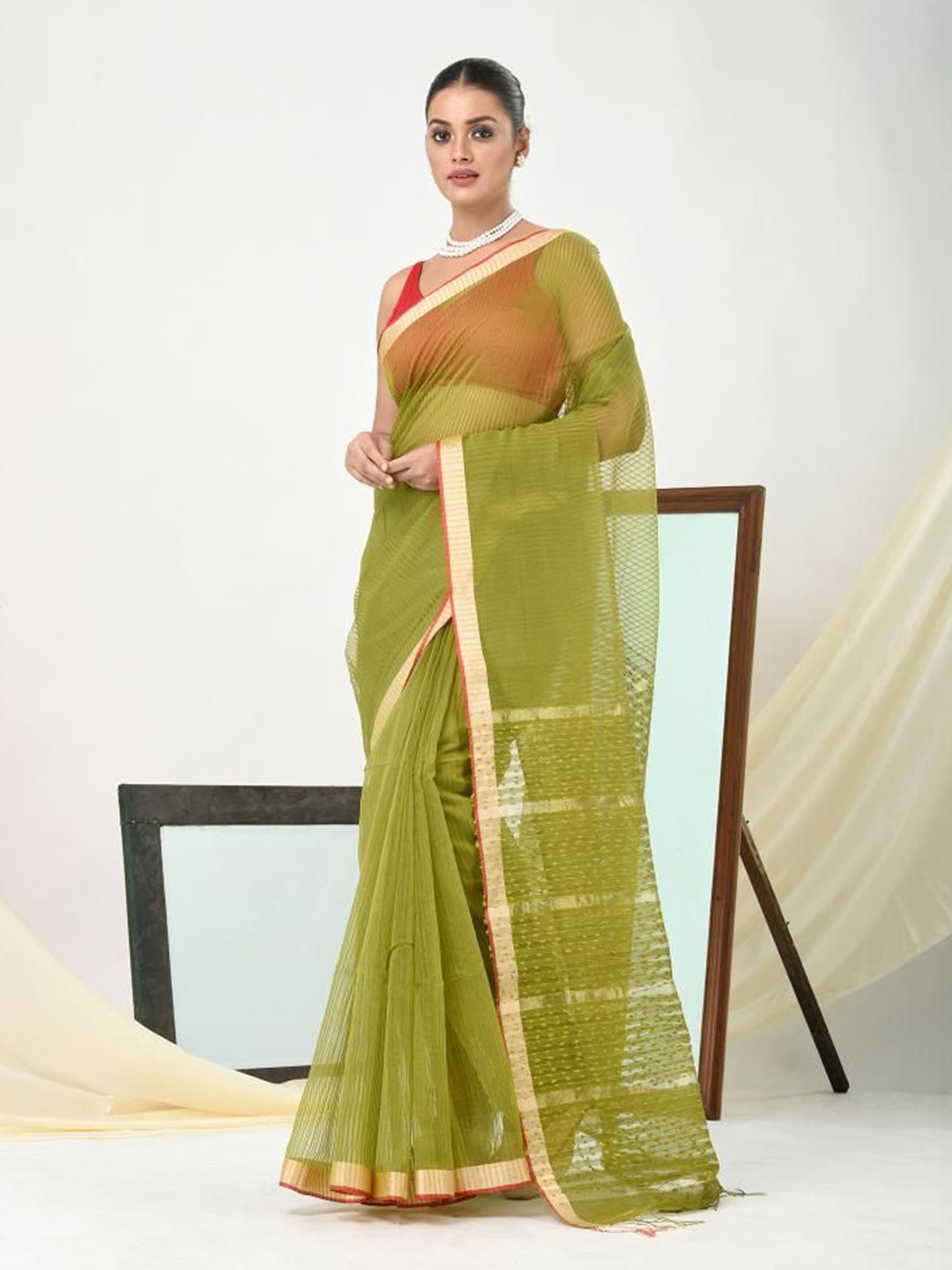 

VIBHAVARI Zari Saree, Green