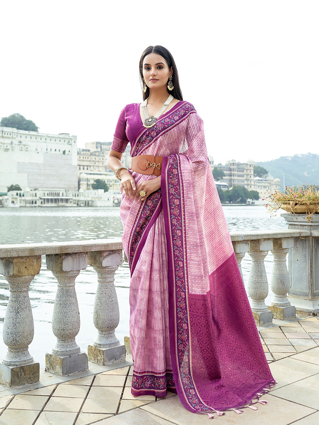 

Ekta Textiles Woven Design Zari Pure Silk Banarasi Saree, Pink