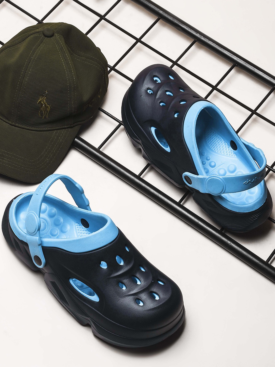 

BERSACHE Men Clogs, Blue