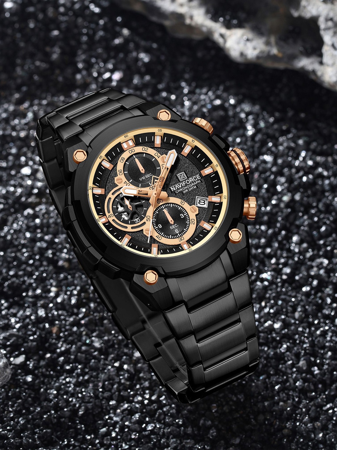 

Naviforce Men Embellished Dial & Stainless Steel Straps Analogue Chronograph Watch NF8071_B RG B, Black