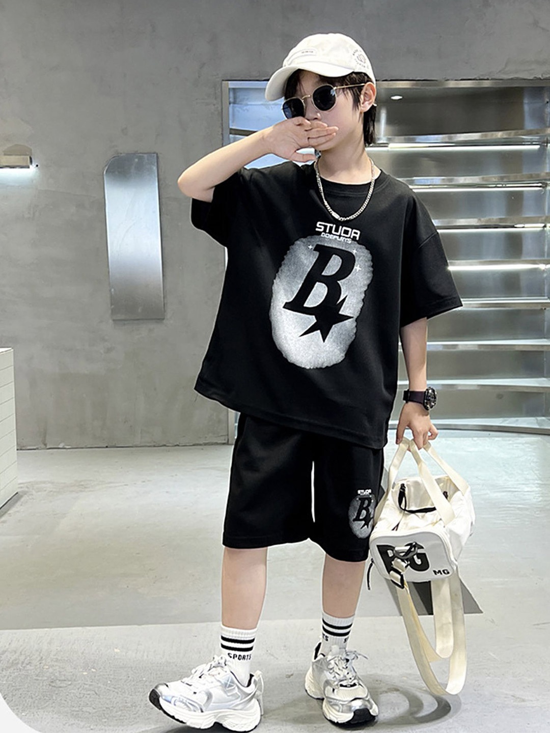 

LULU & SKY Boys Printed T-shirt with Shorts, Black