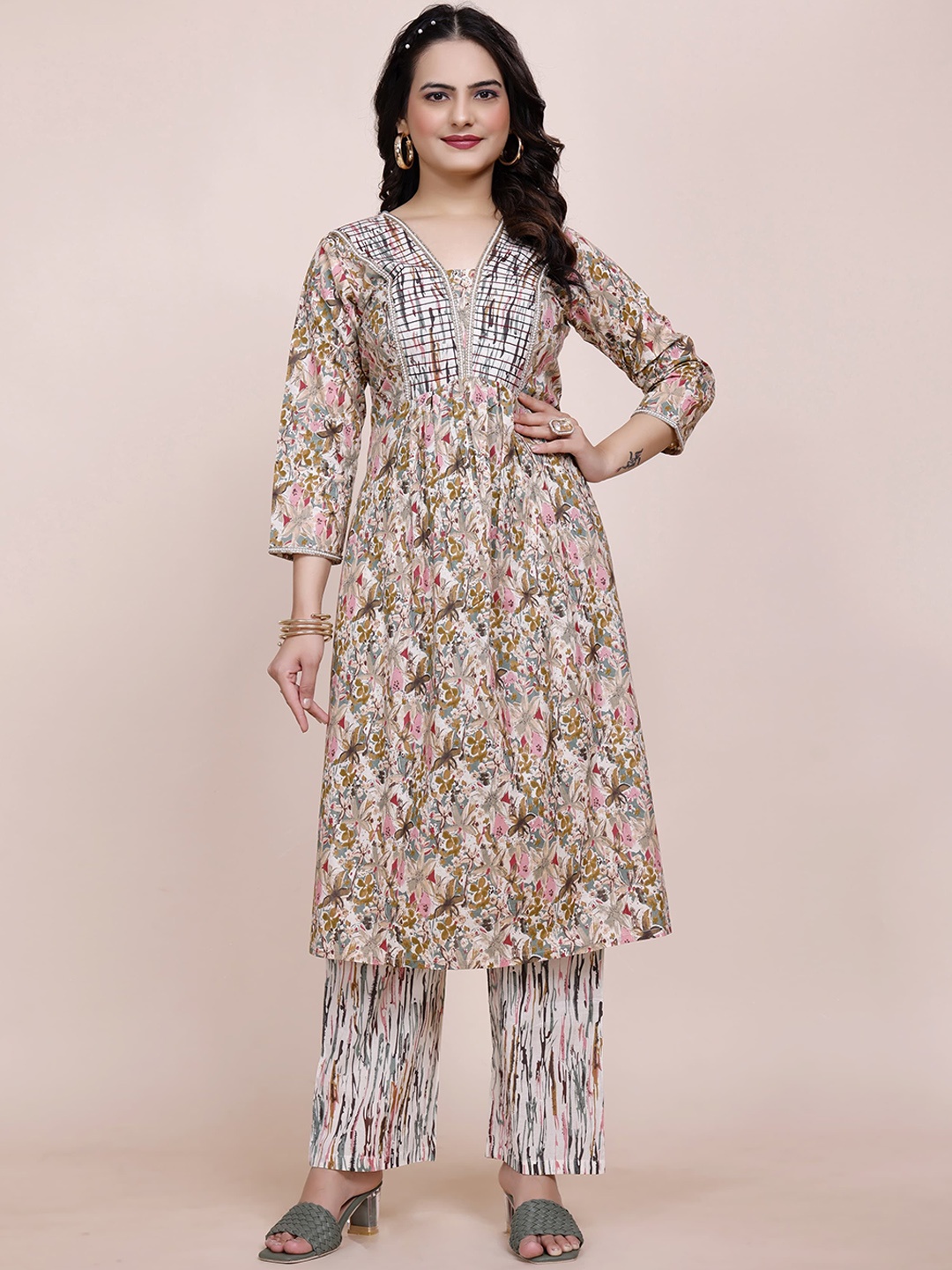 

NAY Women Floral Printed Pleated Pure Cotton Kurta with Pyjamas, White